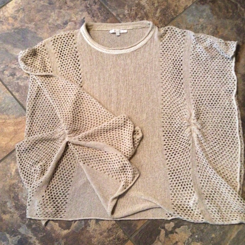 Miss Me Short Sleeve Crocheted sweater/cape - size large. Q - Picture 3 of 4